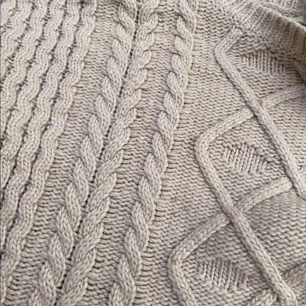 Cotton On sweater - Picture 5 of 5